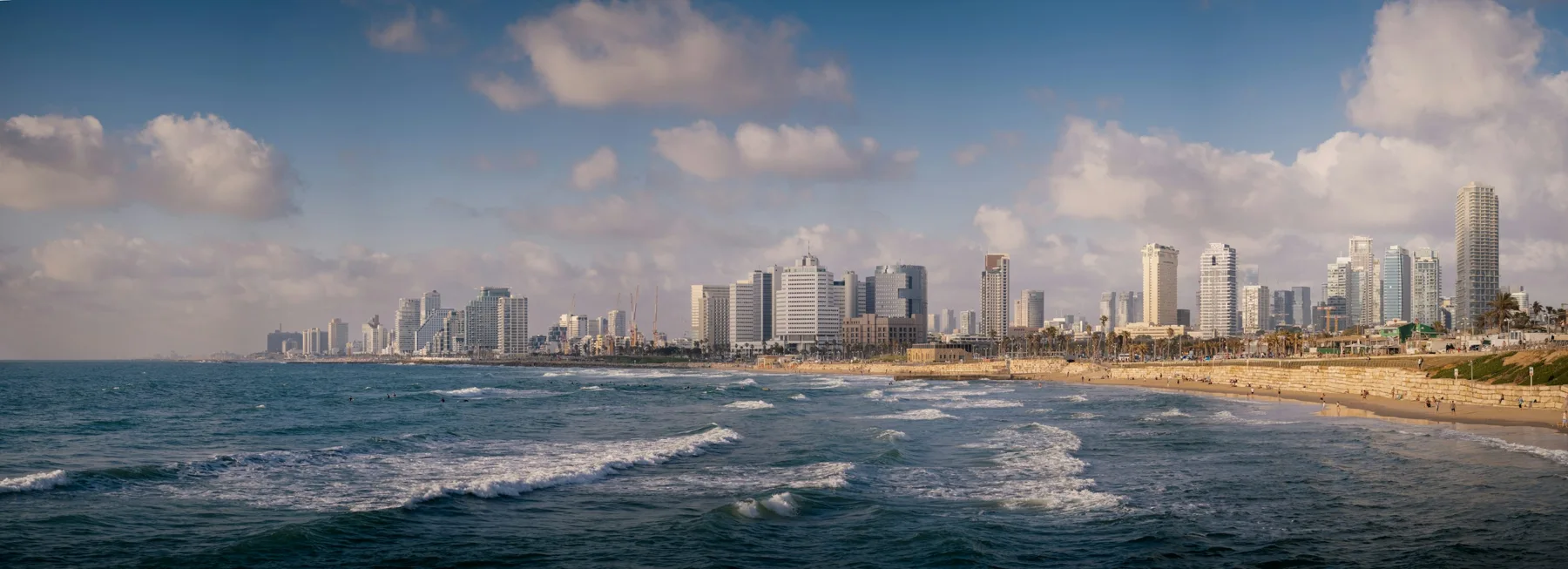 Littoral et immeubles de Tel-Aviv en Israël